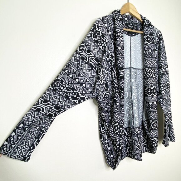 Rouge Collection Women's 3X Black White Aztec Print Long Cardigan Plus Size Boho - Picture 3 of 8